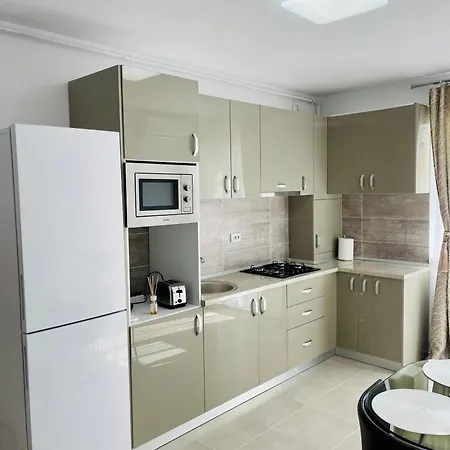 Gold House Apartment *